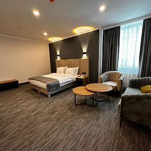 Home Plus Hotel Hotel